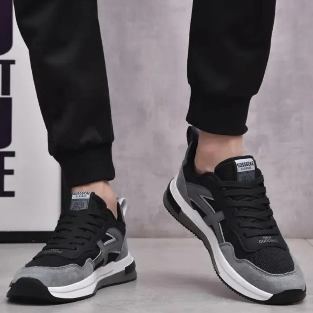 Chaussures de sport légères avec lacets visibles