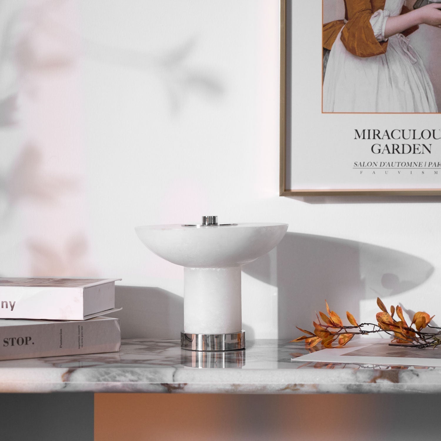 Lampe allumée diffusant une lueur douce