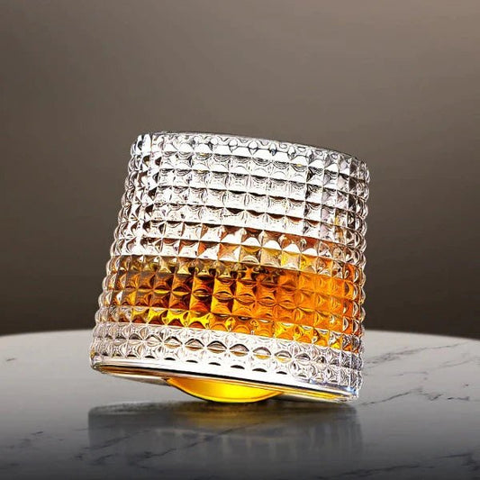 Vue d'ensemble de plusieurs verres à whisky en cristal
