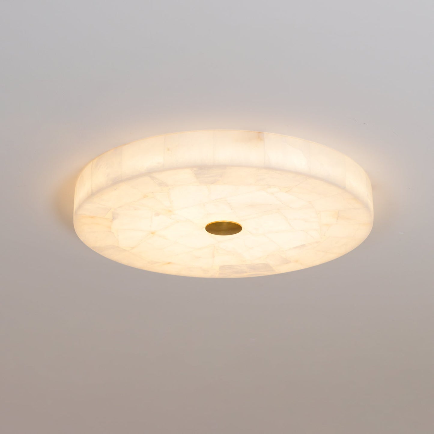 Design minimaliste de la lampe avec hauteur fine de 5 cm