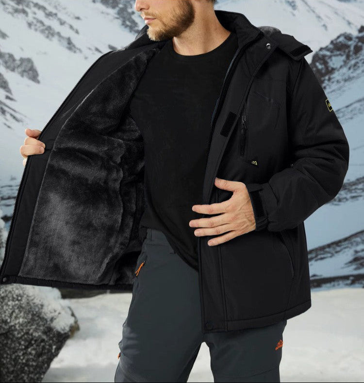 Vue de côté d'une veste de ski avec coutures scellées