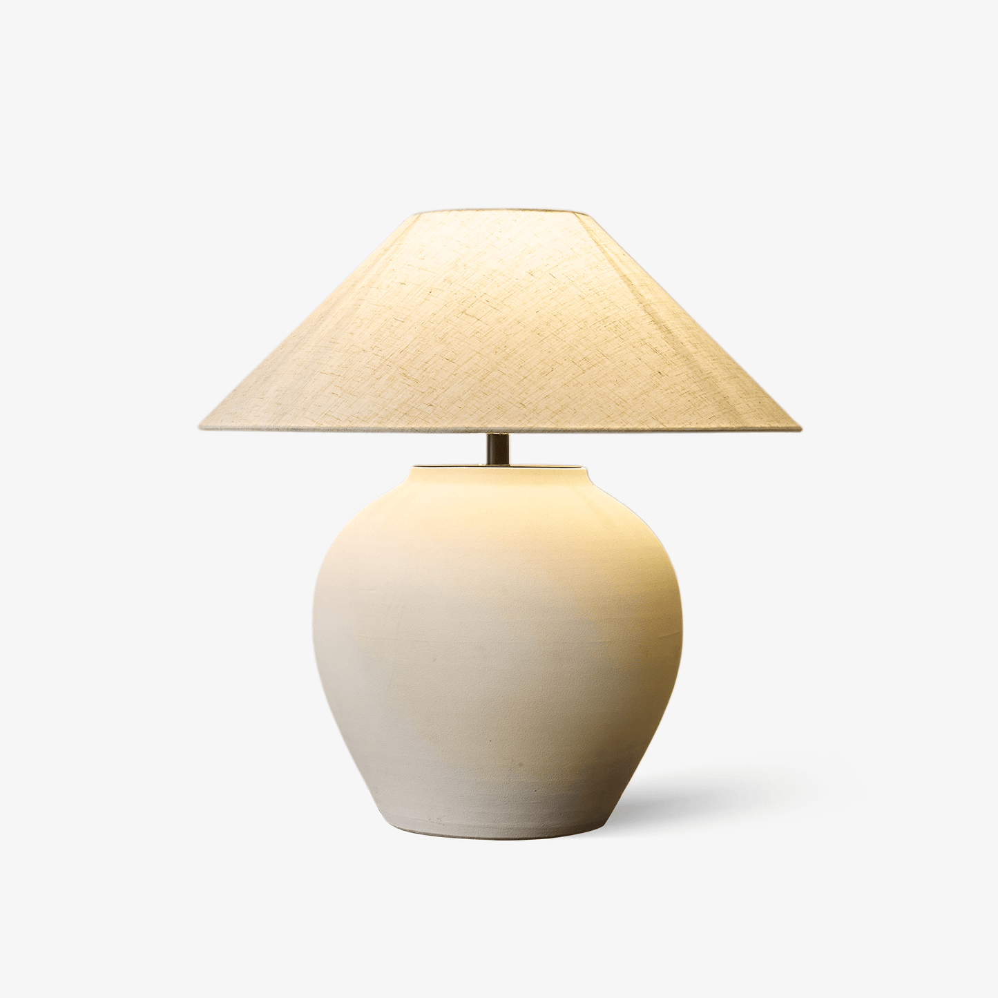 Lampe de table avec base en céramique ivoire et abat-jour texturé