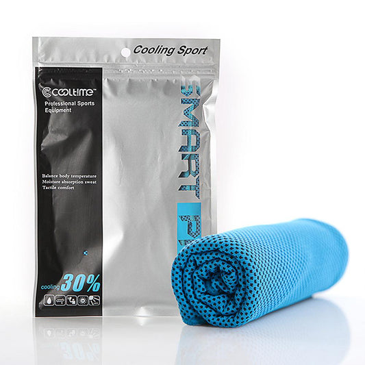 Serviette en microfibre vue de côté, soulignant sa finesse