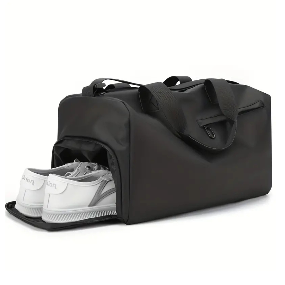 Sac de sport noir avec compartiment à chaussures visible