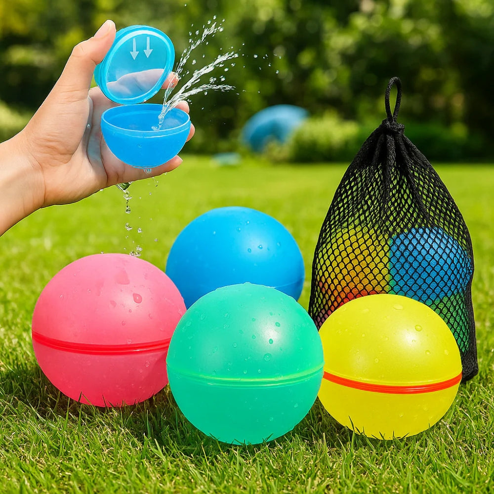 Groupe d'enfants jouant avec des ballons d'eau au parc