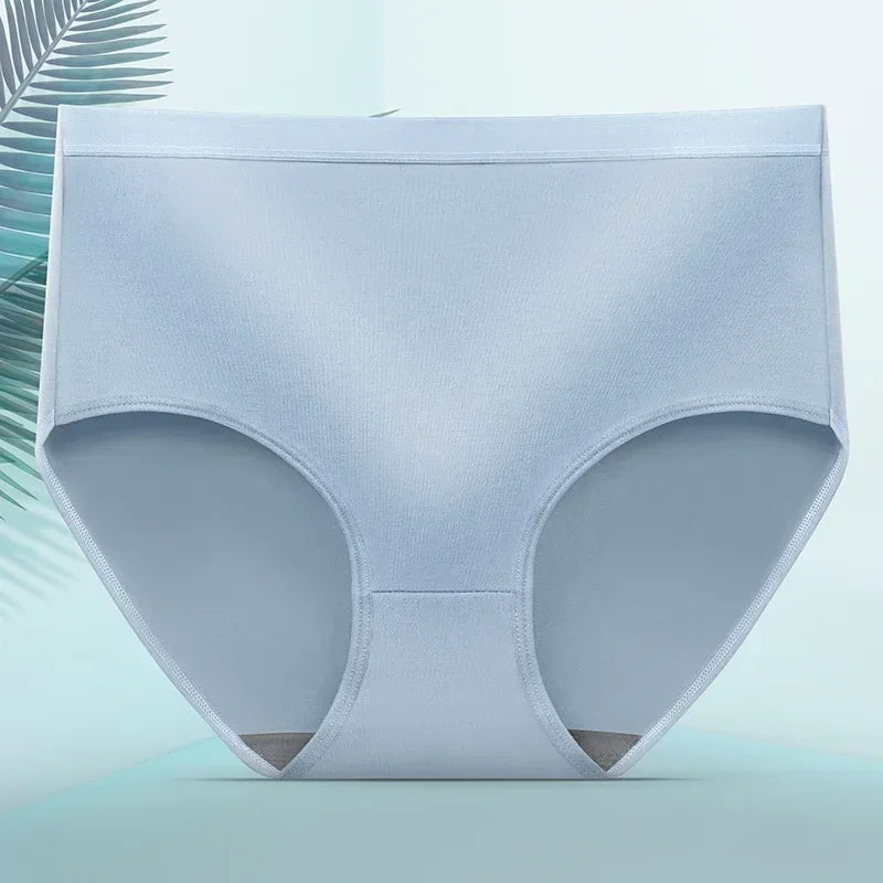 Sous-vêtement féminin gris, design lisse et confortable