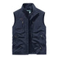 Vue de profil d'un gilet bleu imperméable pour homme