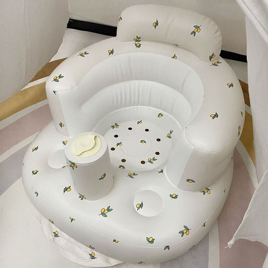 Chaise flottante bébé dans l'eau, offrant confort et sécurité