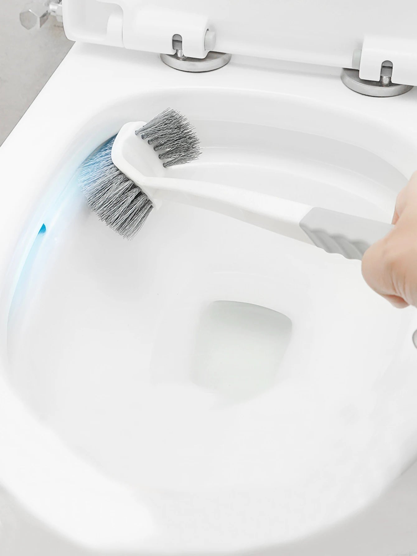 Long manche ergonomique facilitant l'accès aux zones difficiles