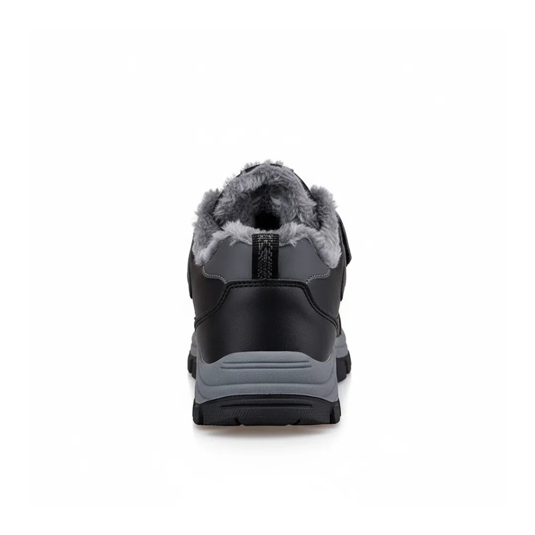 Chaussure noire montrant la semelle absorbant les chocs