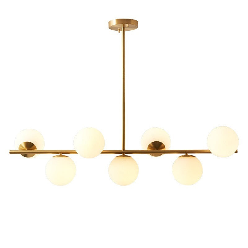 Détail du design moderne du lustre doré