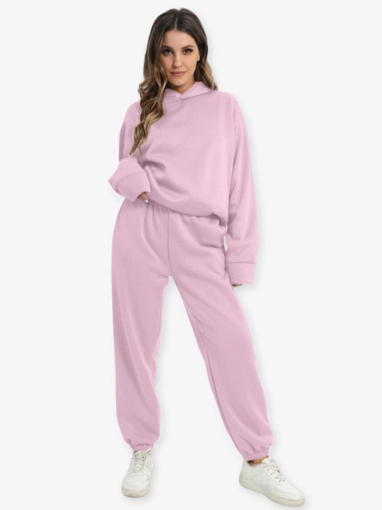 Capuche ajustable offrant protection contre le vent