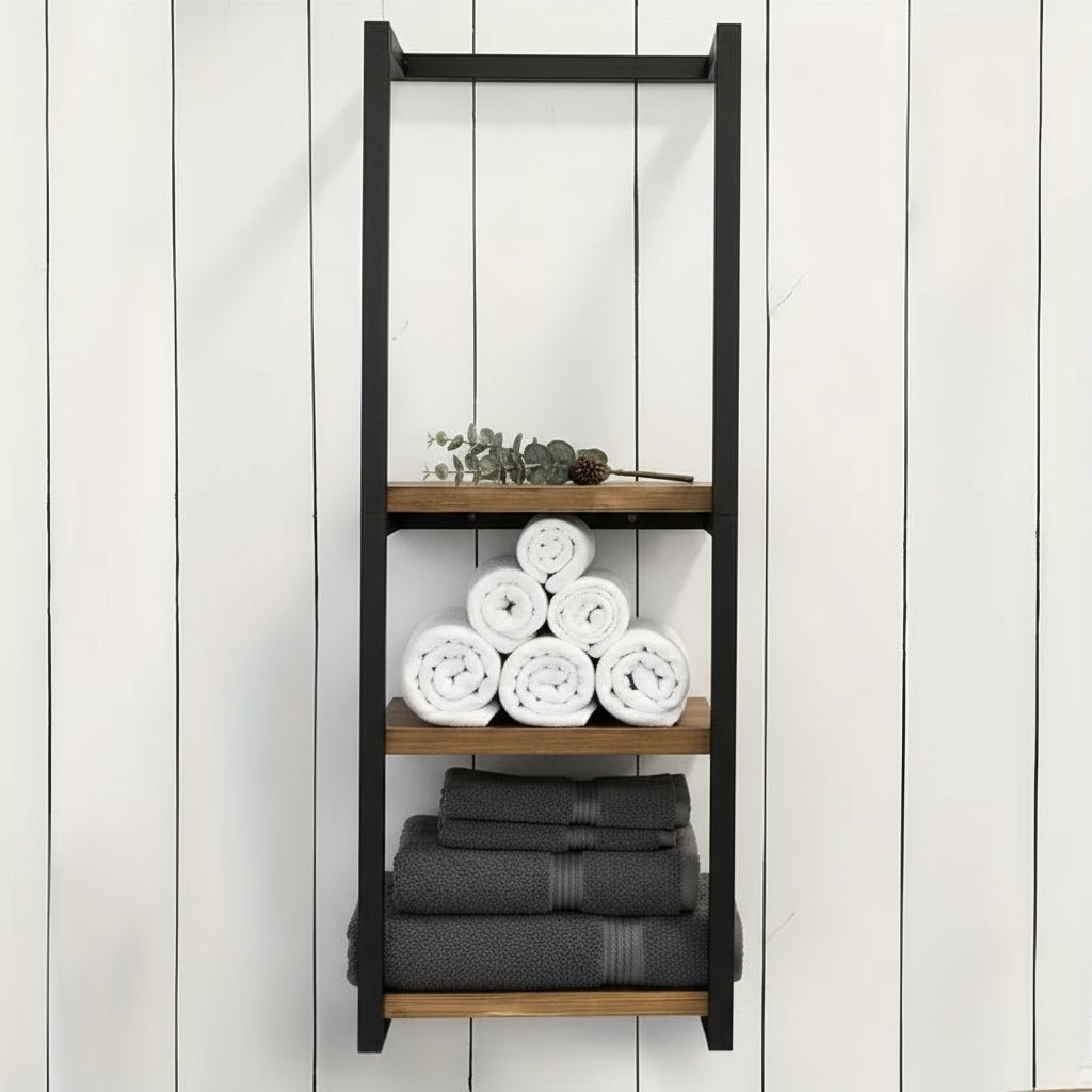 Porte-serviettes avec serviettes suspendues, optimisant l'espace mural
