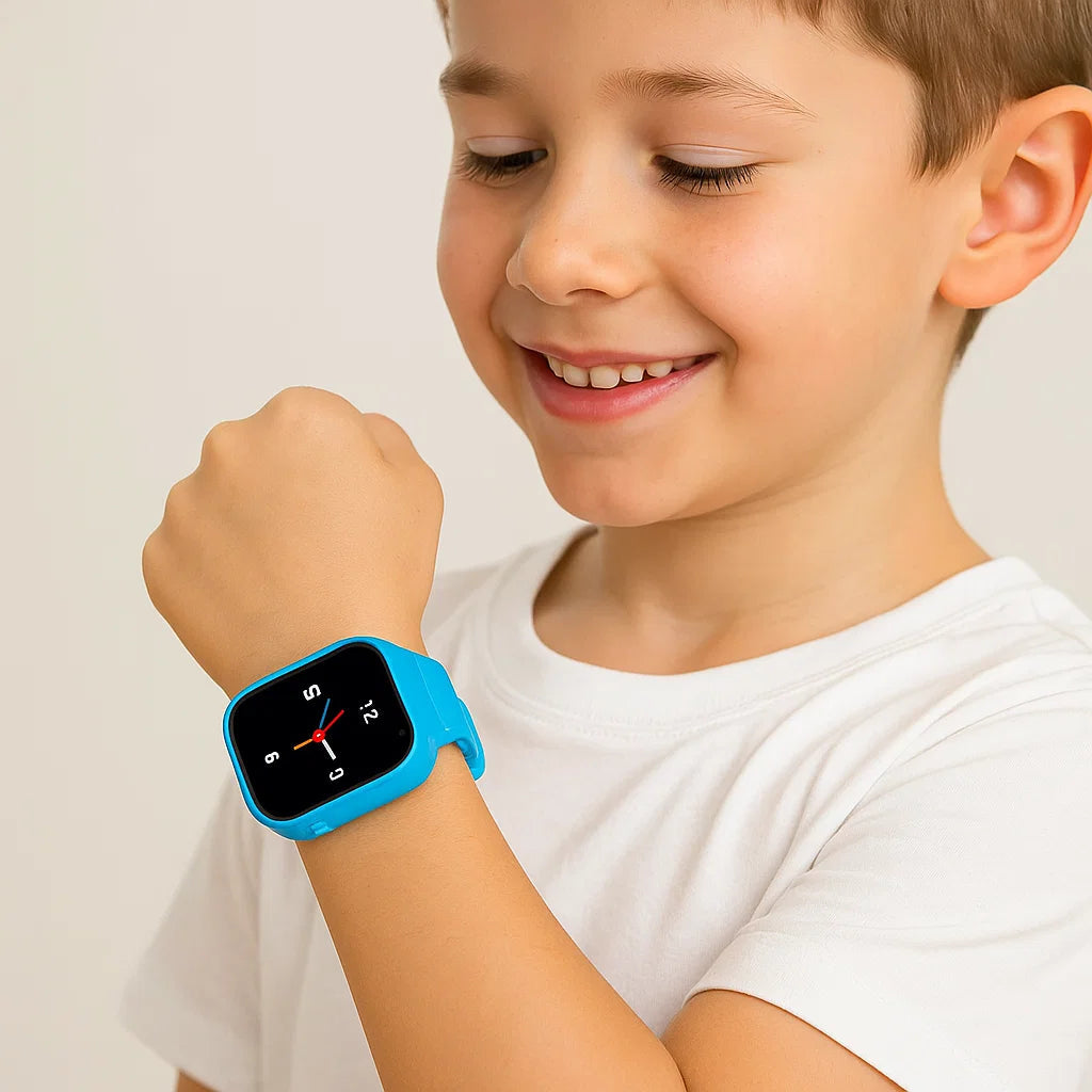 Montre enfant montrant l'écran GPS en temps réel sur smartphone