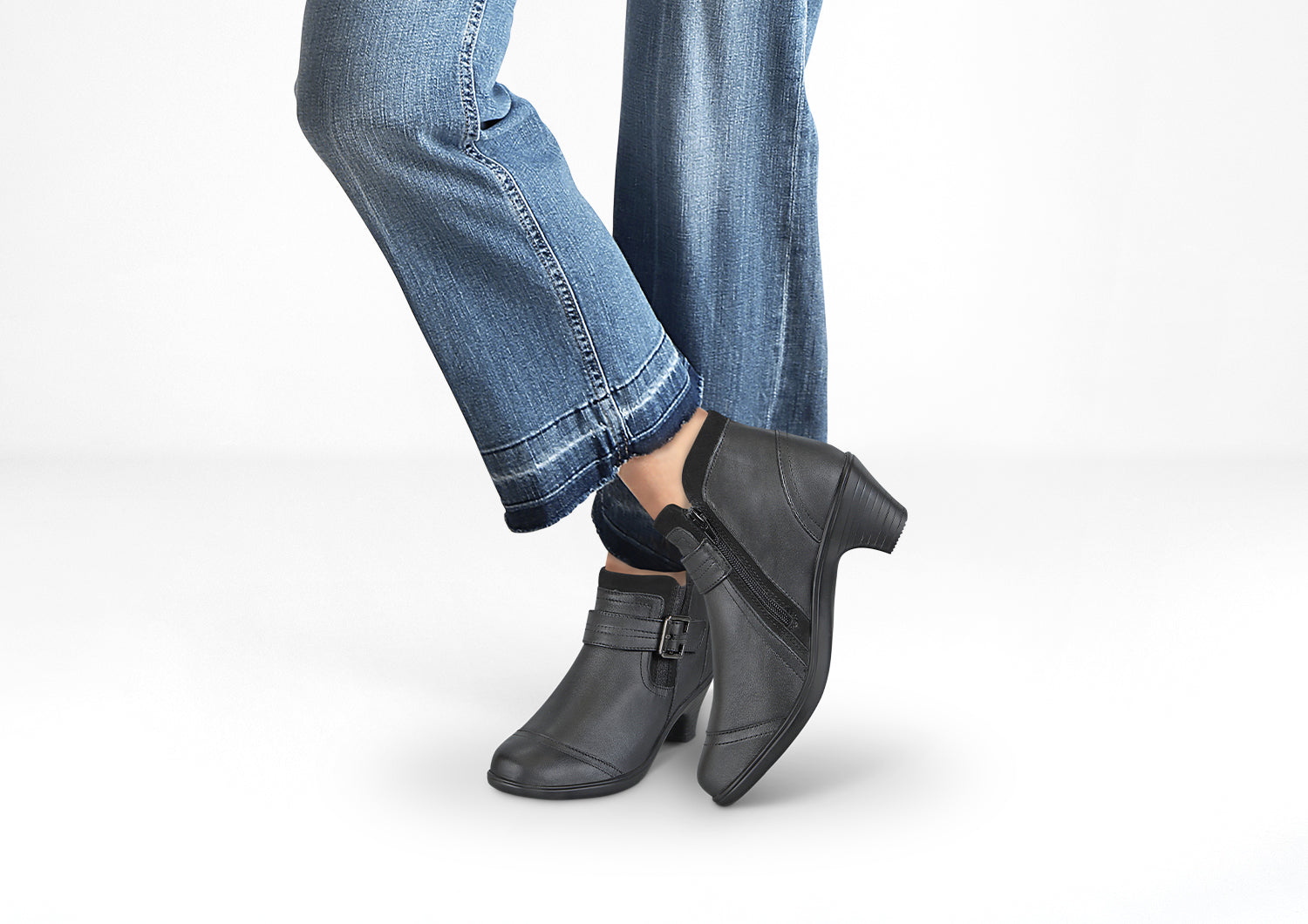 Bottes en cuir marron avec talon de deux pouces