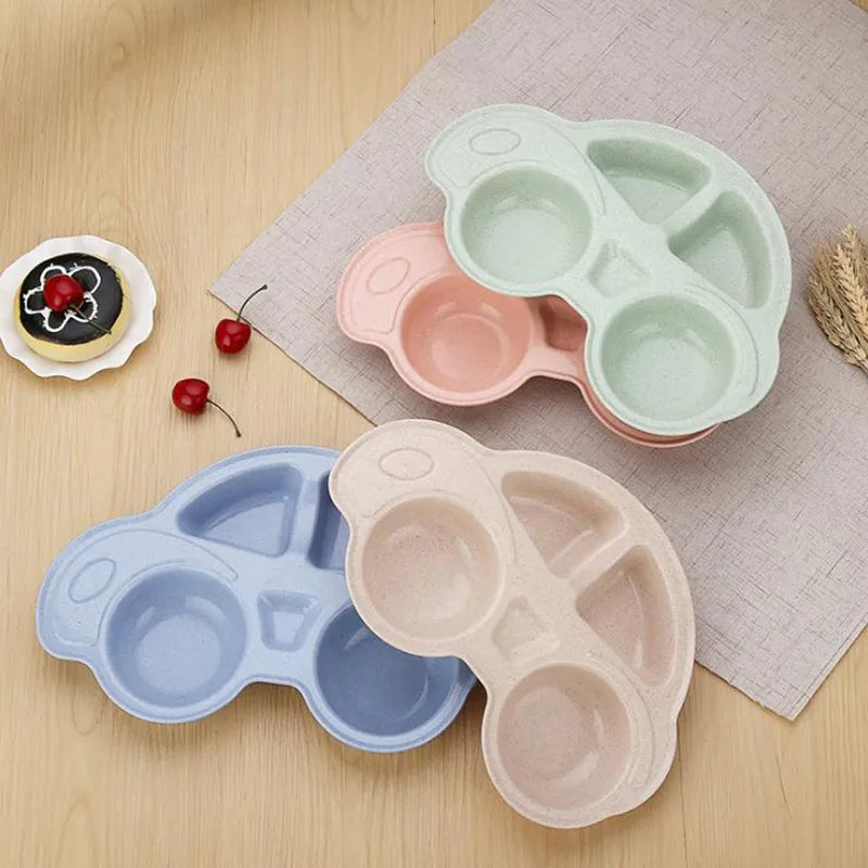 Assiette enfant en forme de voiture avec trois compartiments