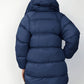 Veste d'hiver pour femme, vue de face avec capuche