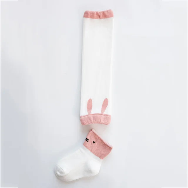 Chaussettes bébé multicolores, idéales pour le rampement