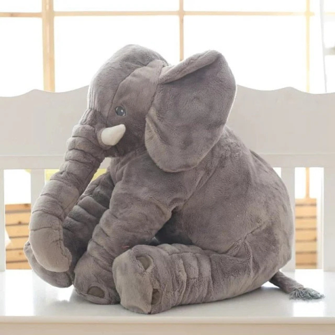 Vue latérale d'un coussin éléphant, parfait pour jouer