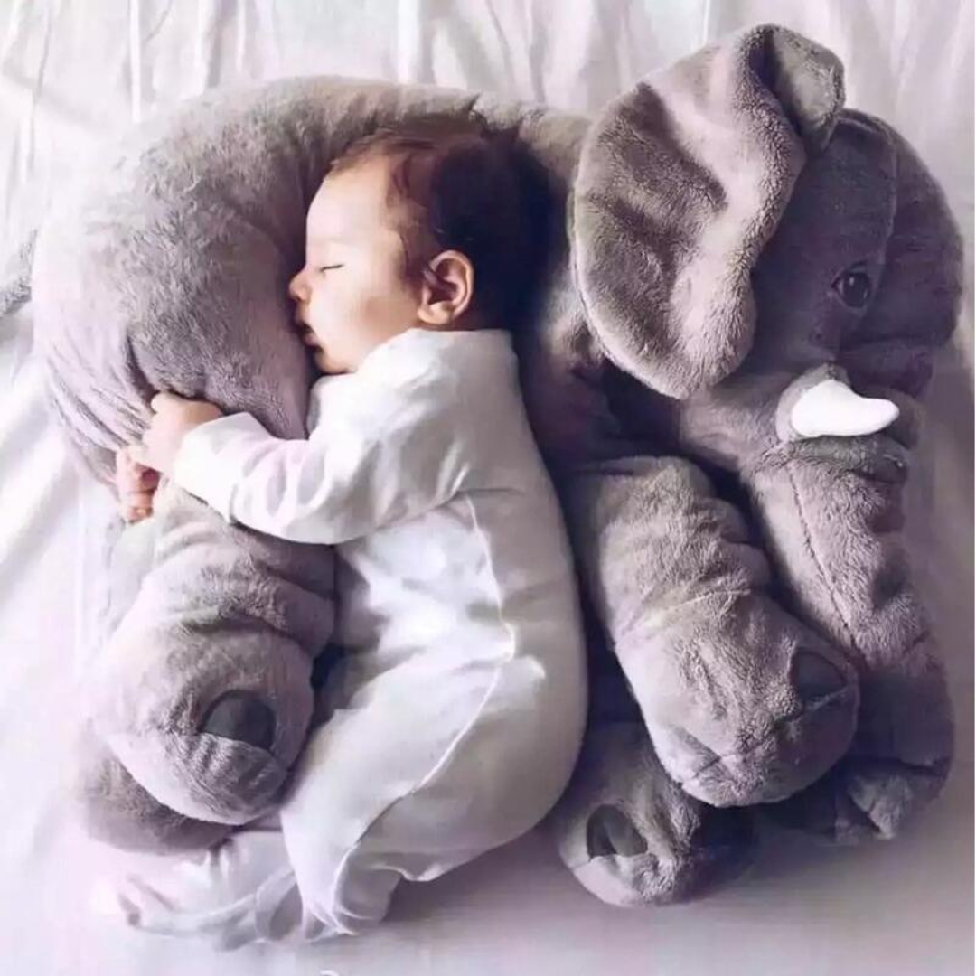 Gros plan sur la texture moelleuse de l'éléphant en peluche