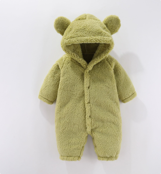 Capuche protectrice sur combinaison bébé en fleece