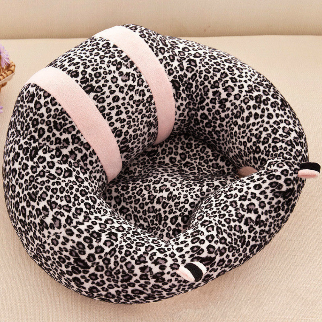 Vue latérale de la chaise haute ergonomique pour enfant