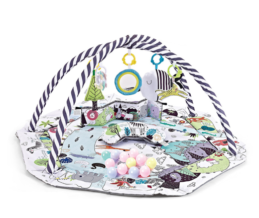 Vue rapprochée des jouets détachables sur le tapis de jeu bébé