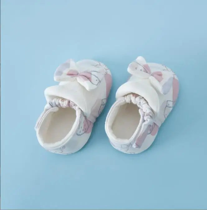 Chaussures bébé avec fermeture facile à enfiler