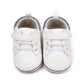Chaussures bébé bleues, design léger et respirant