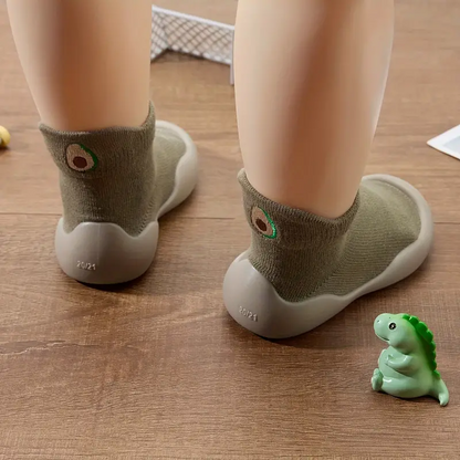 Vue d'ensemble des chaussures bébé, design ergonomique