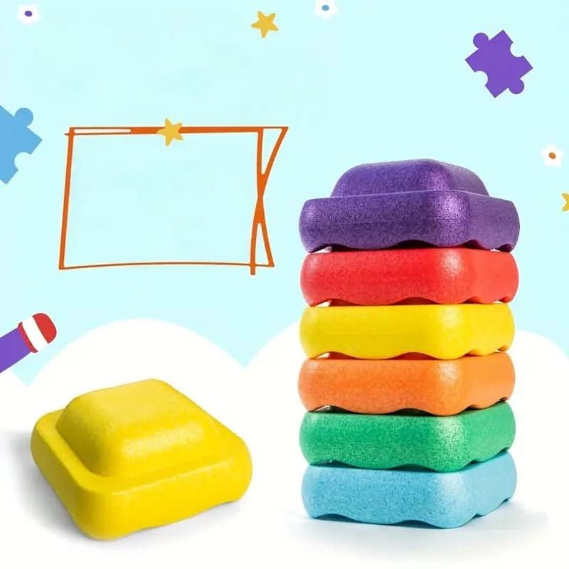 Blocs colorés rangés dans une boîte compacte