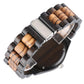 Vue latérale de la montre en bois, bracelet en bambou