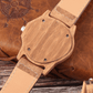 Montre en bambou avec bracelet en cuir vue de face