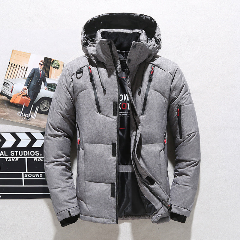 Vue de profil d'une parka imperméable sur mannequin