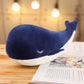 Gros plan sur la texture douce de la peluche baleine