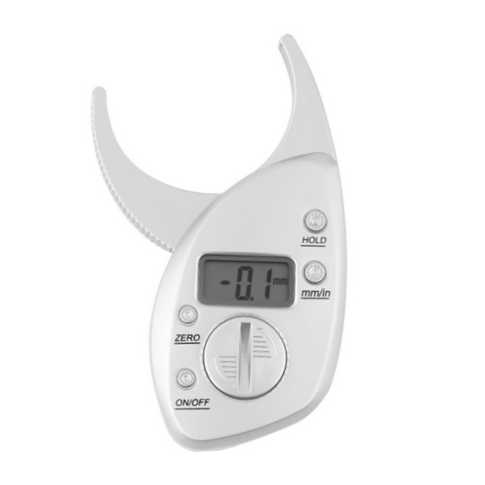 Vue latérale du compteur de graisse corporelle en plastique gris