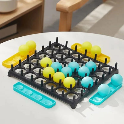 Bordure surélevée entourant le plateau de jeu structuré
