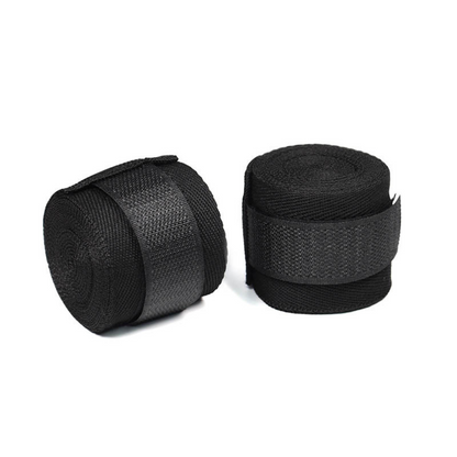 Bandages de poignet déroulés, montrant la longueur de 3 mètres