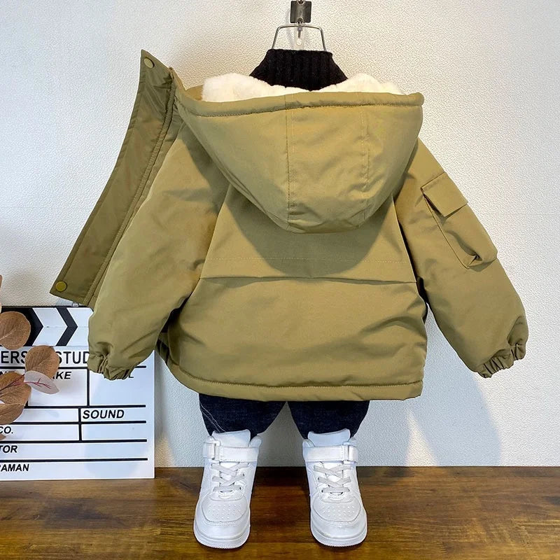 Veste d'hiver garçon avec capuche, vue de face
