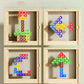 Vue rapprochée des pièces de puzzle en bois sur table