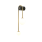 Gros plan sur l'ampoule LED de l'applique en laiton