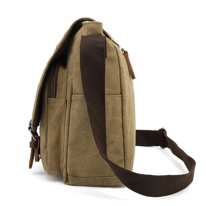 Vue intérieure du sac montrant les compartiments spacieux