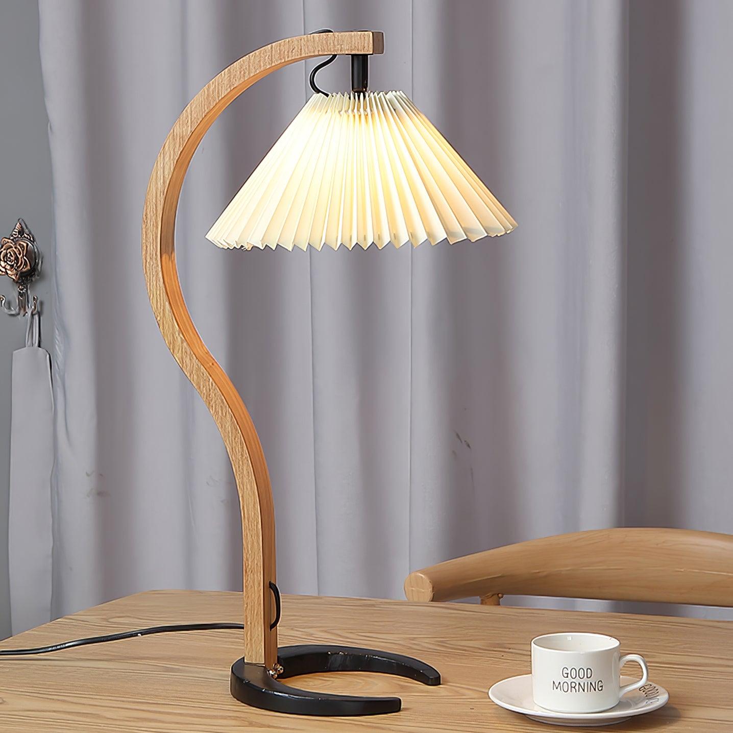 Lampe de table scandinave avec abat-jour blanc et base en bois