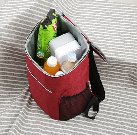 Intérieur du sac à dos montrant compartiments isothermes