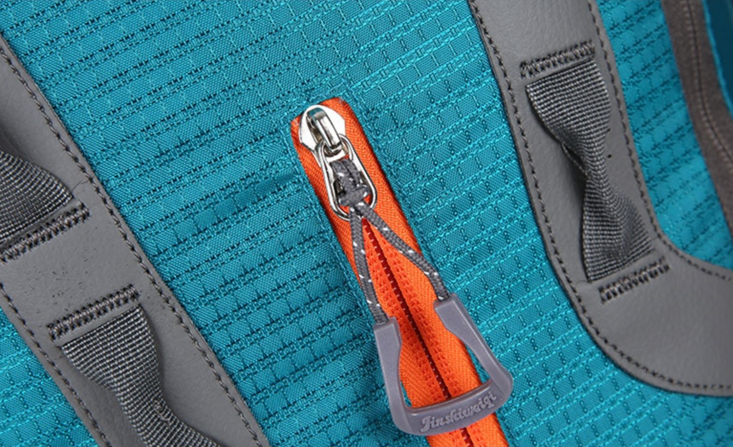 Vue arrière du sac à dos avec système de ventilation