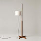 Lampadaire minimaliste dans un coin lecture