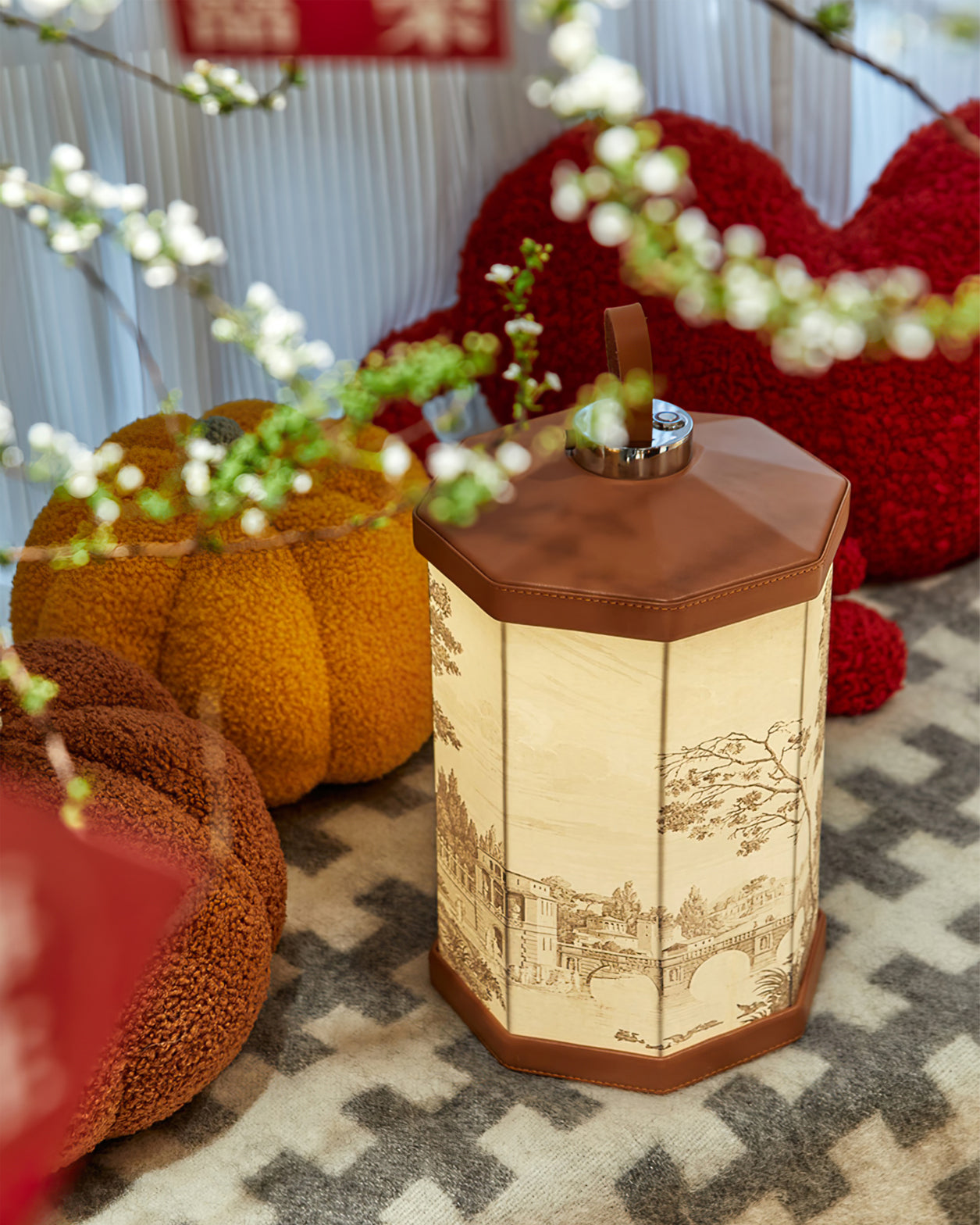 Lampe avec câble de charge USB connecté