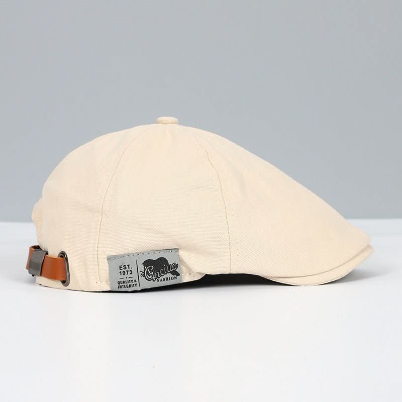 Béret en laine montré avec un éclairage naturel