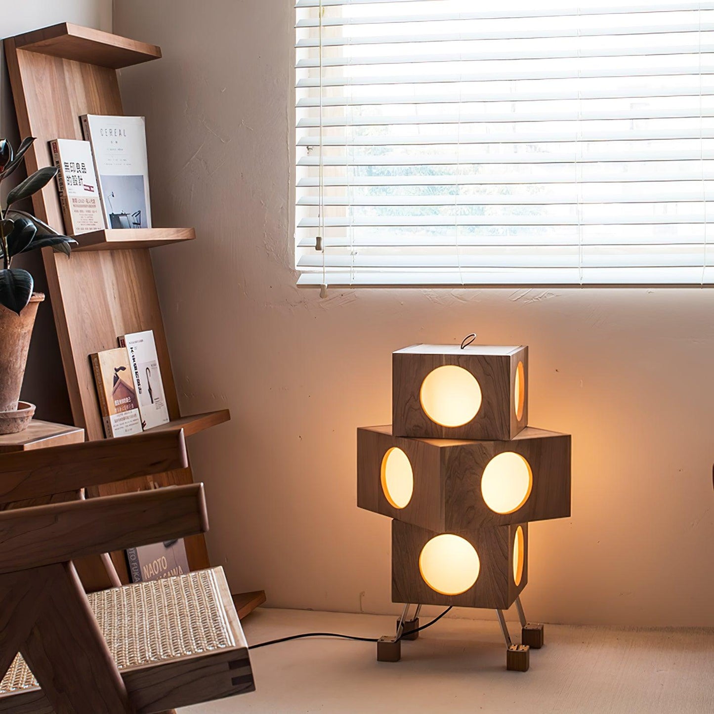 Lampe élégante intégrée dans un décor intérieur minimaliste