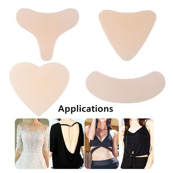 Patch en forme de cœur appliqué sur le décolleté